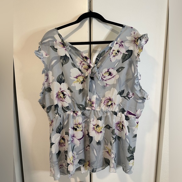 Shein Curve Women’s 4x (fits 3x) Blue Floral Short Sleeve Top NEW - Picture 6 of 8